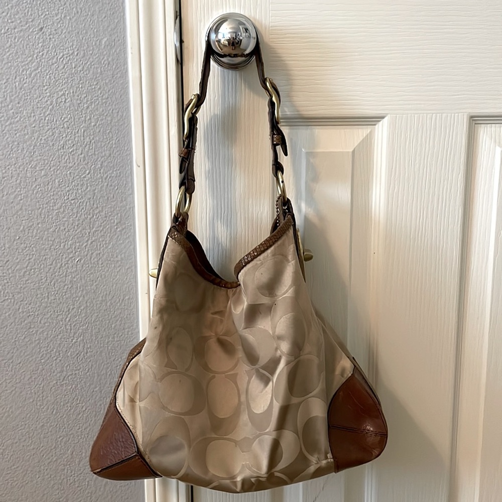 Vintage Coach Tan & Leather Shoulder Bag 🤩